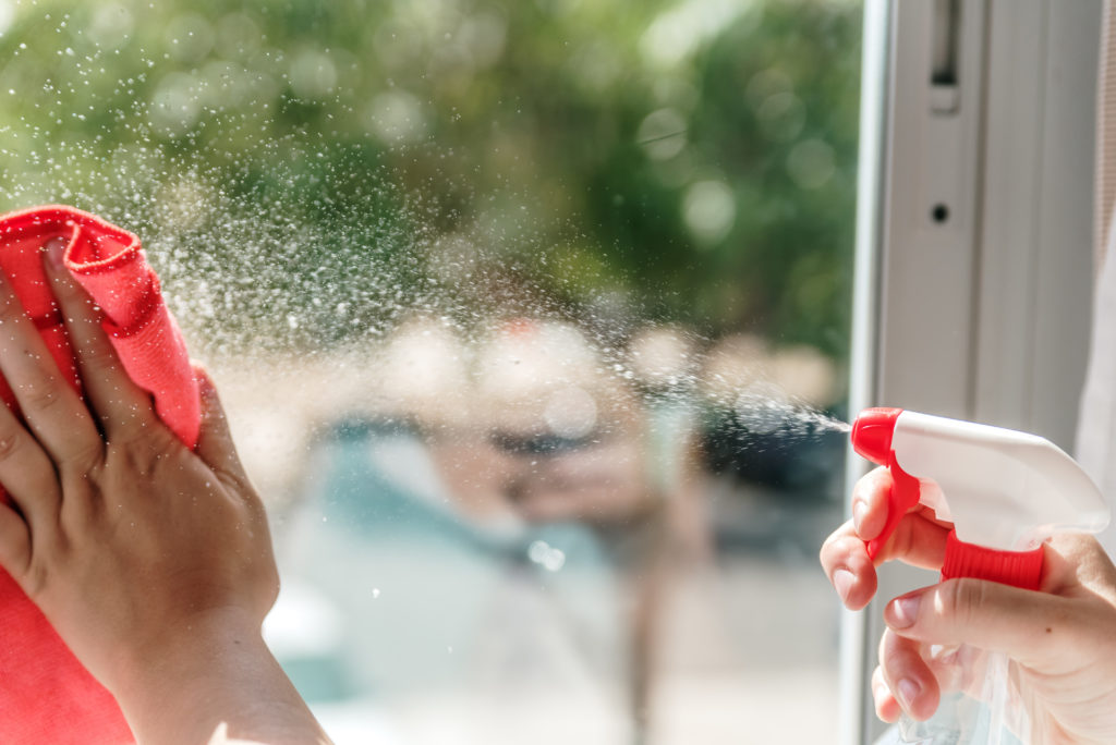 Clean windows without streaks